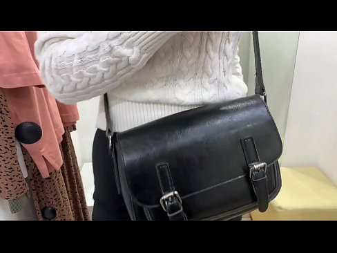 ❤️ Publika masturbado de juna hundino FeralBerry kun dildo en la vestoĉambro ❤️  Sekso ĉe porno eo.port-amurasso.ru