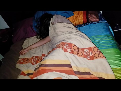 ❤️ Vicfilo kritikante sian junan duonpatrinon dum ŝi dormas. ❤️  Sekso ĉe porno eo.port-amurasso.ru
